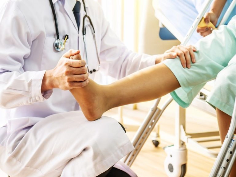Houston Knee Injury Doctor Providing Advanced Treatment Options