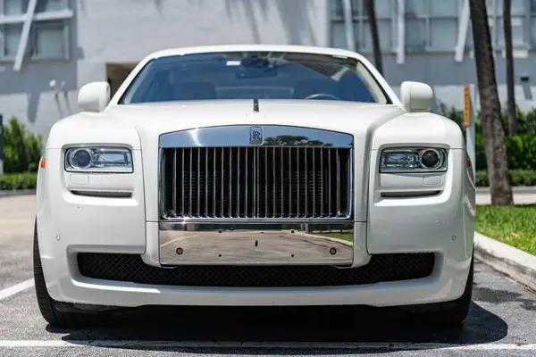 Explore Premium Models at a Rolls Royce Dealership